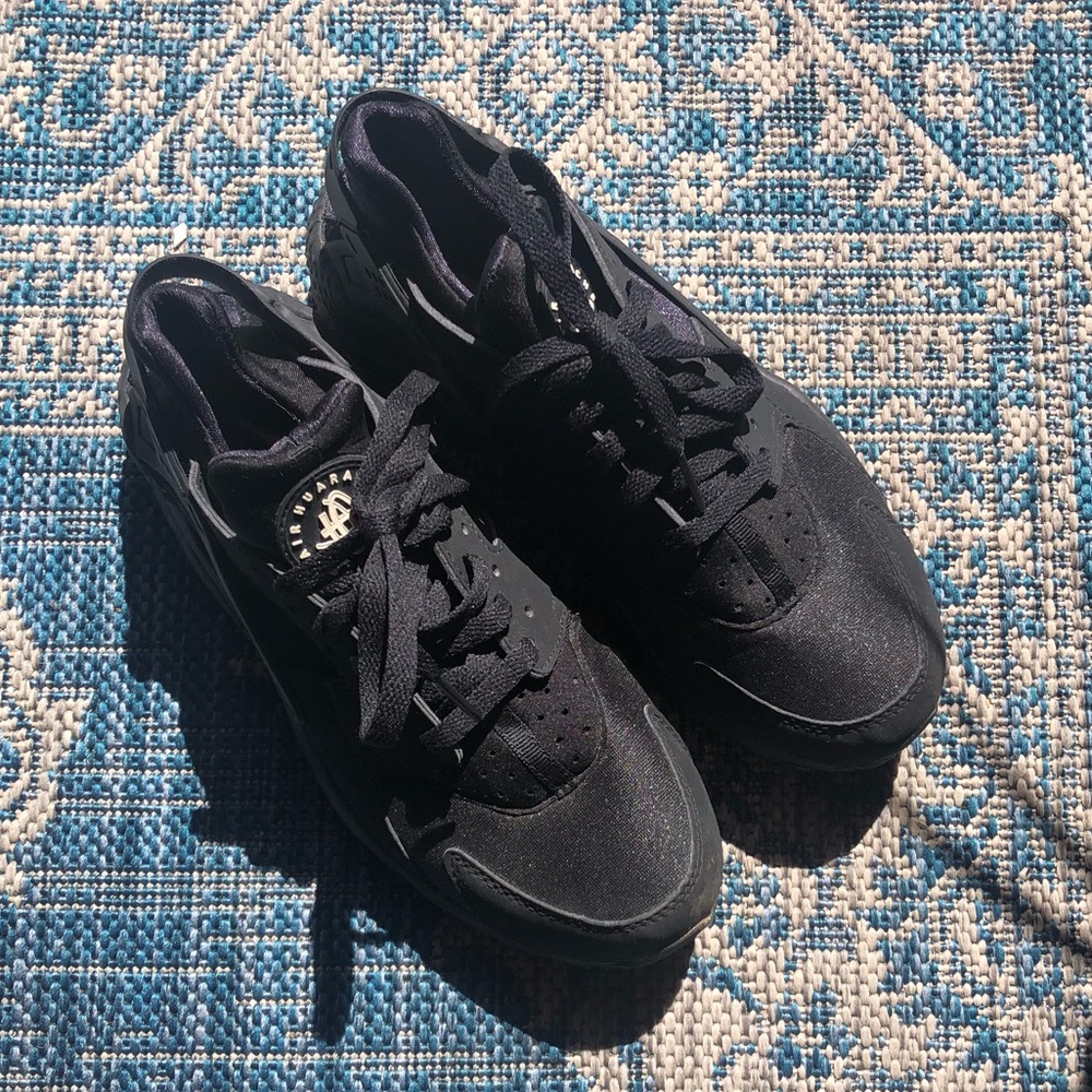 Black nike air huarache